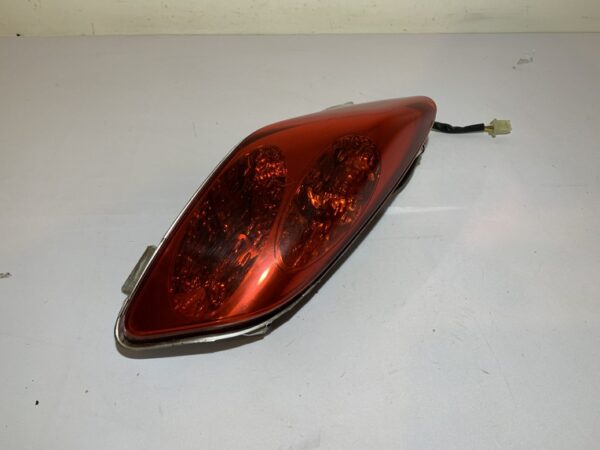 feu arrière droit yamaha xmax 125 (2006 - 2009)